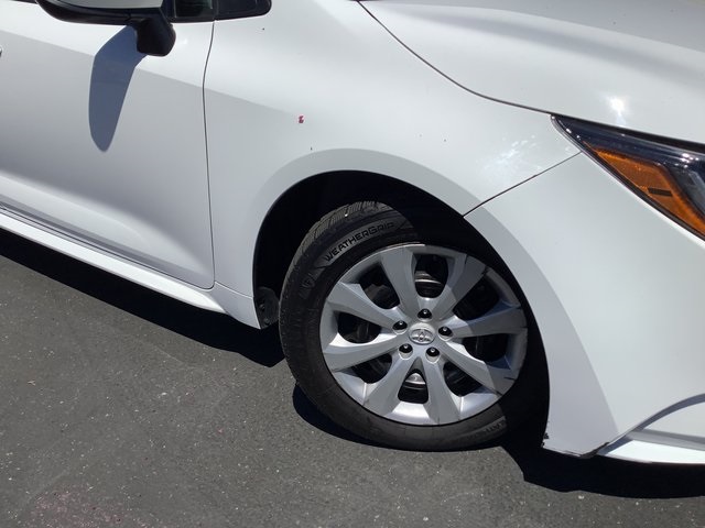 2023 Toyota Corolla LE photo 3