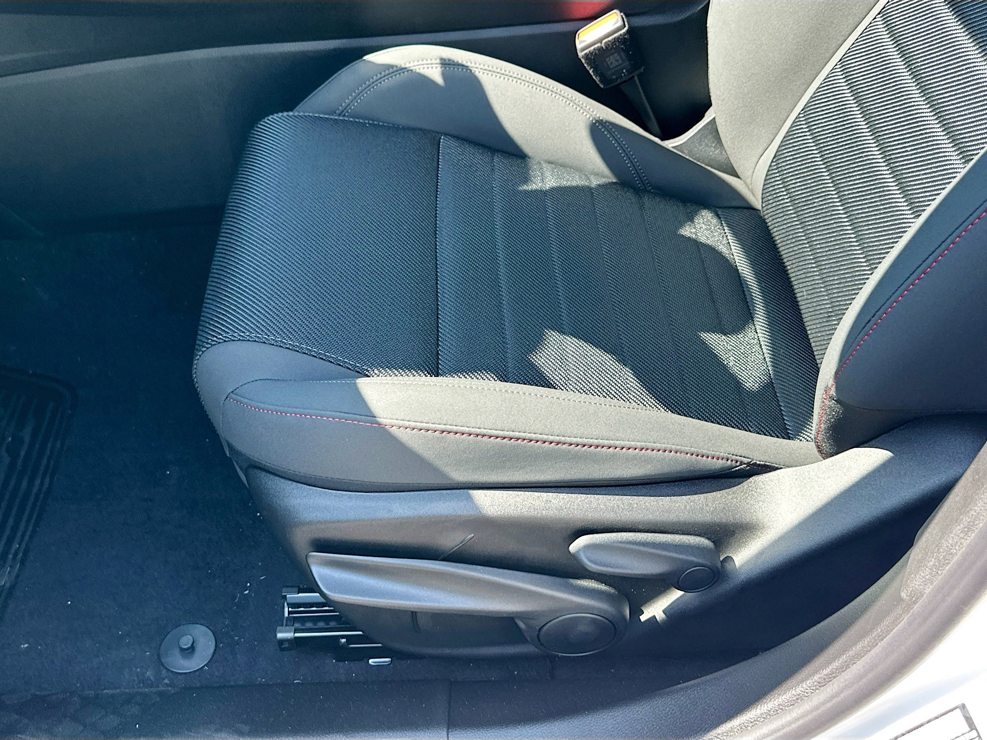 2025 Dodge Hornet GT photo 13