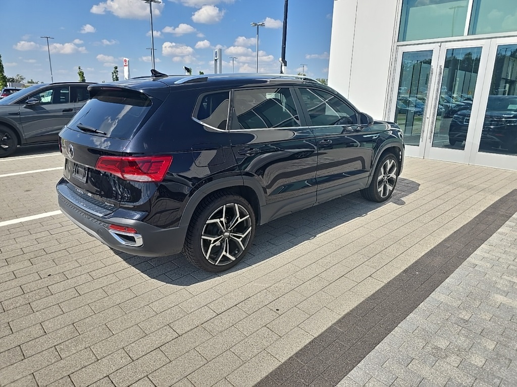 2022 Volkswagen Taos SEL photo 3