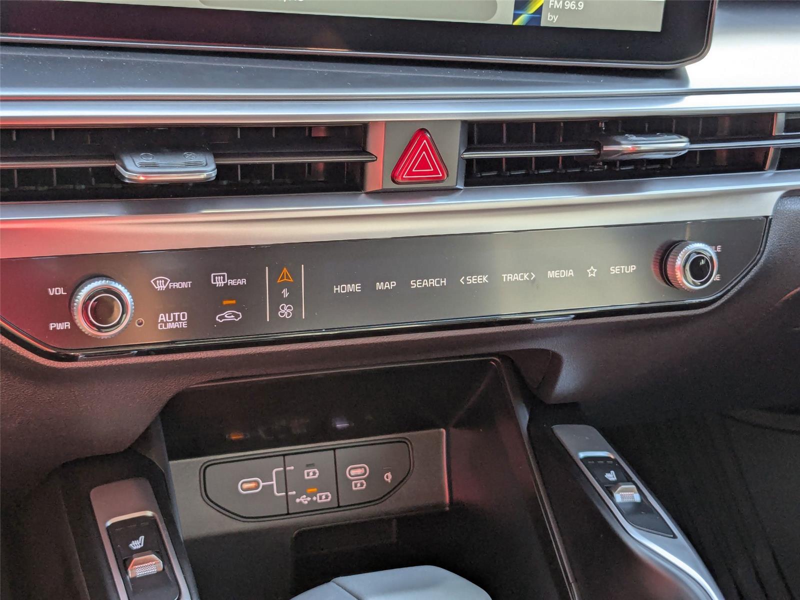 2025 Kia Sorento EX photo 23