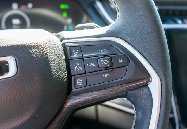 2023 Jeep Cherokee 4xe photo 14