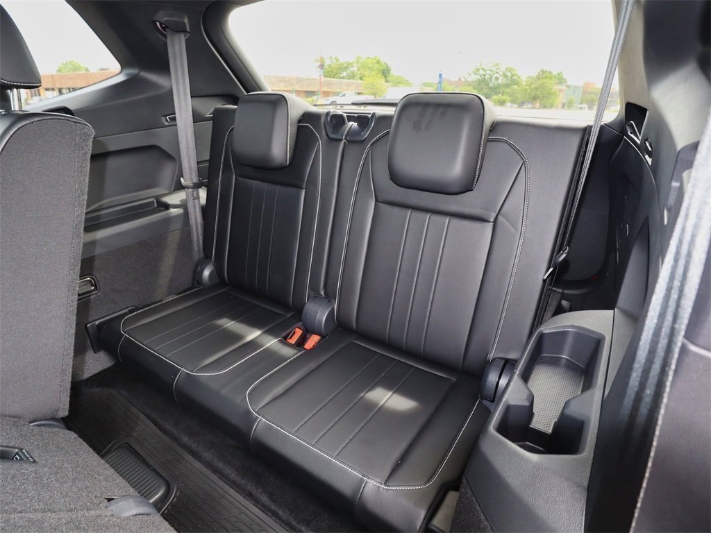 2024 Volkswagen Tiguan SE R-Line Black photo 17