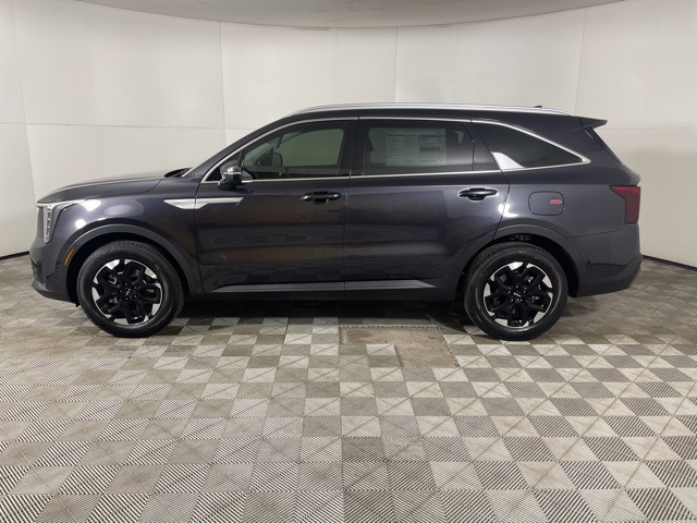 2025 Kia Sorento S photo 2