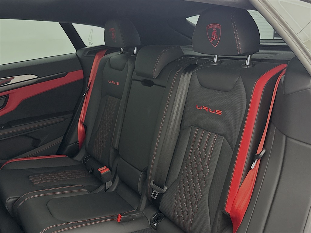 2023 Lamborghini Urus S photo 23