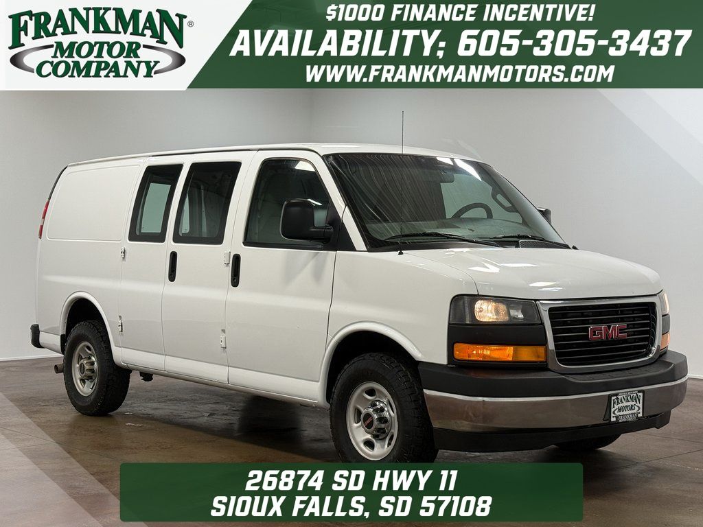 2017 GMC Savana Cargo Work Van's photo