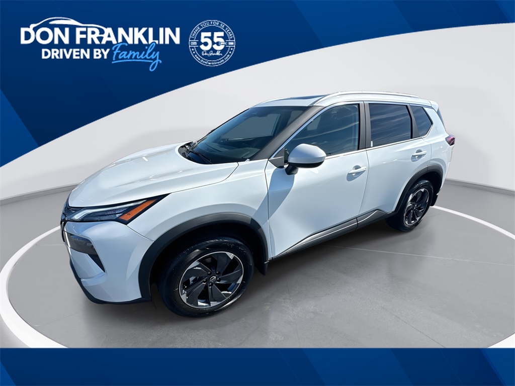 2026 Nissan Rogue SV's photo