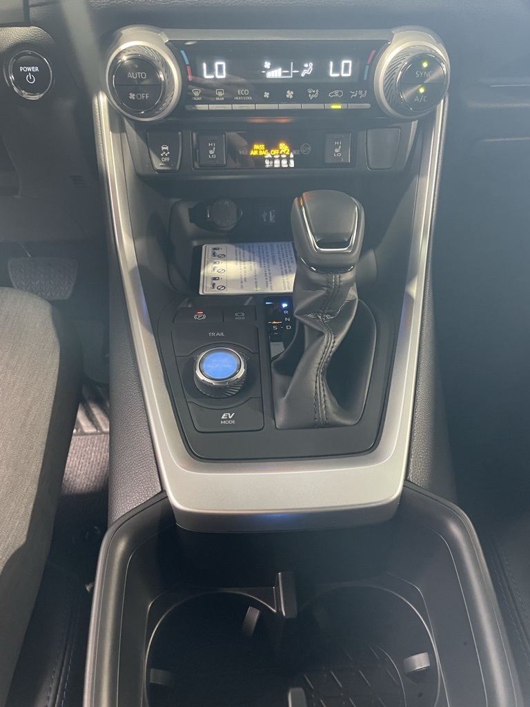 2025 Toyota RAV4 Hybrid XSE photo 39