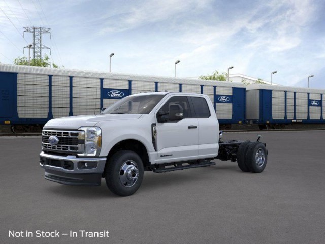 2026 Ford F-350 Super Duty Chassis Cab XLT's photo