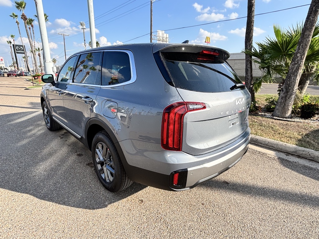 2025 Kia Telluride LX photo 3