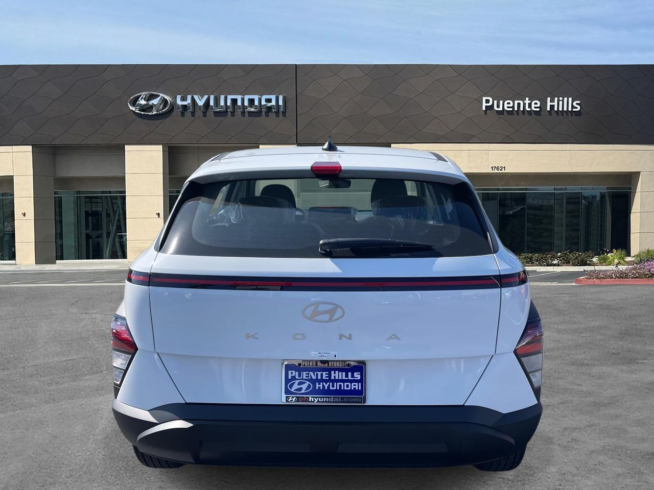 2026 Hyundai Kona SE photo 4