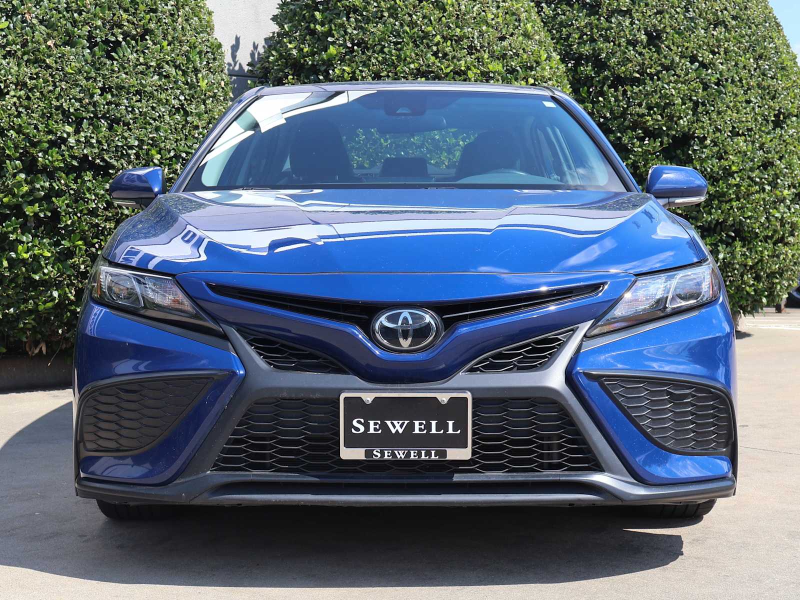 2024 Toyota Camry SE photo 2