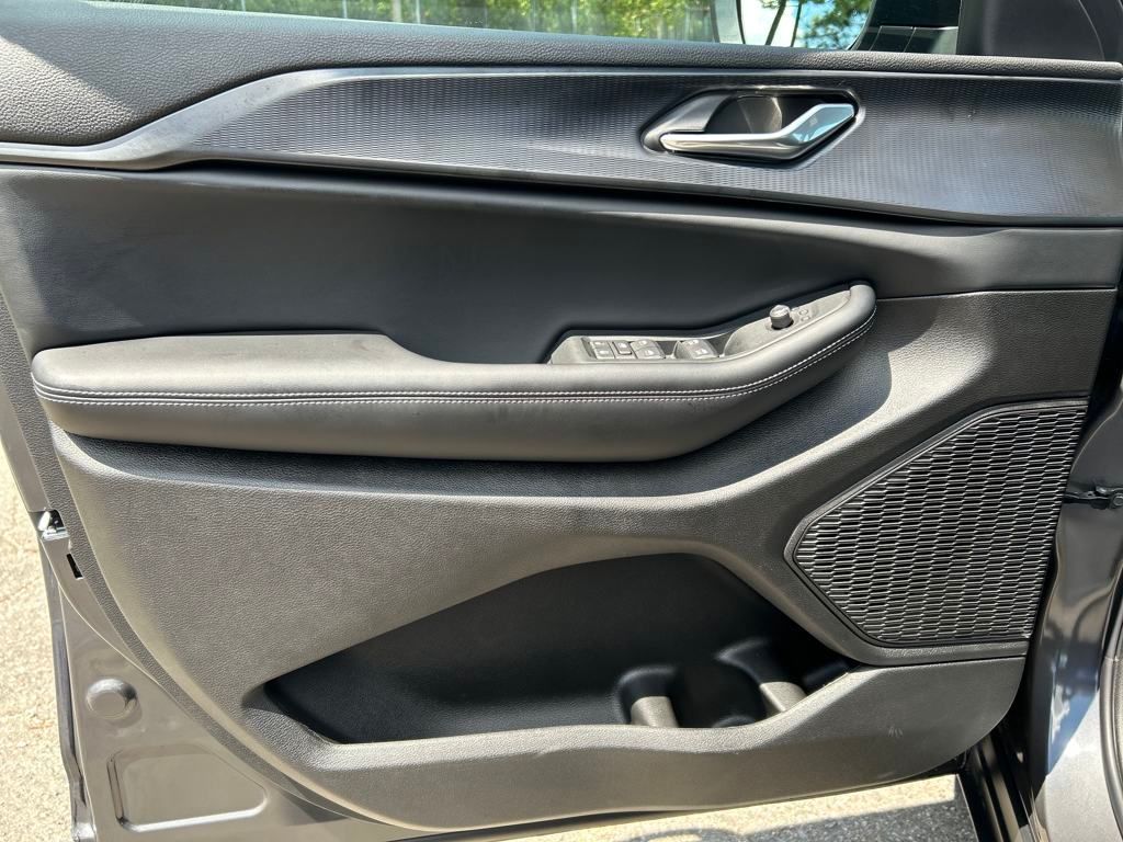 2025 Jeep Grand Cherokee Laredo X photo 11
