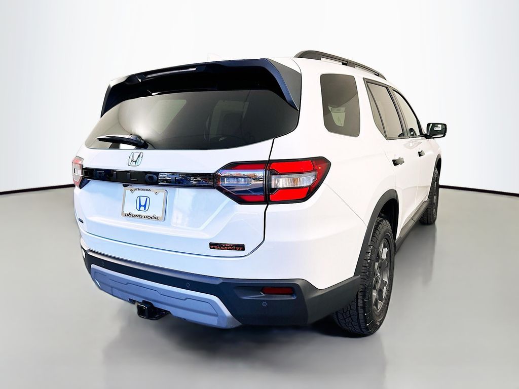 2025 Honda Pilot TrailSport photo 2