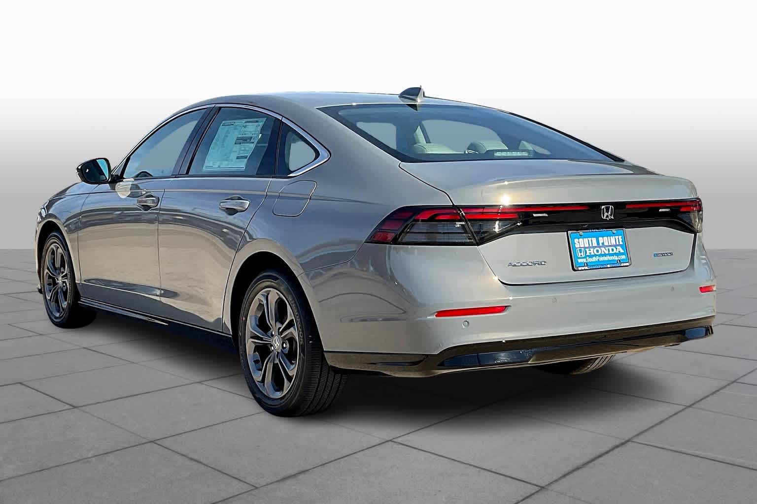 2025 Honda Accord Hybrid EX-L photo 12
