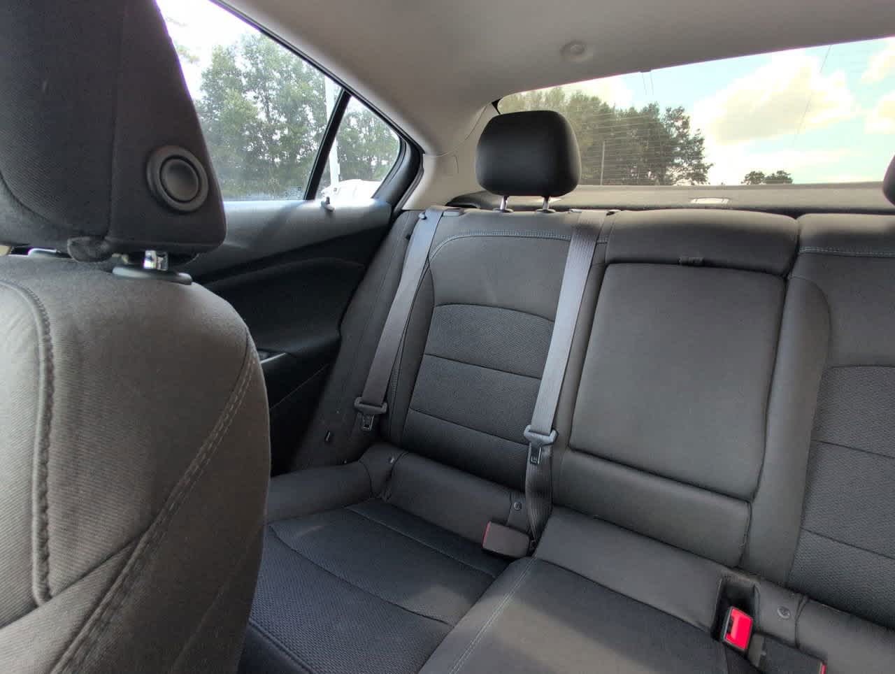 2016 Chevrolet Cruze LT photo 4
