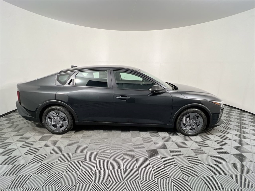 2025 Kia K4 LX photo 2