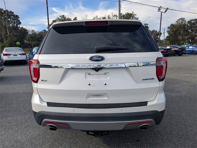 2016 Ford Explorer XLT photo 3