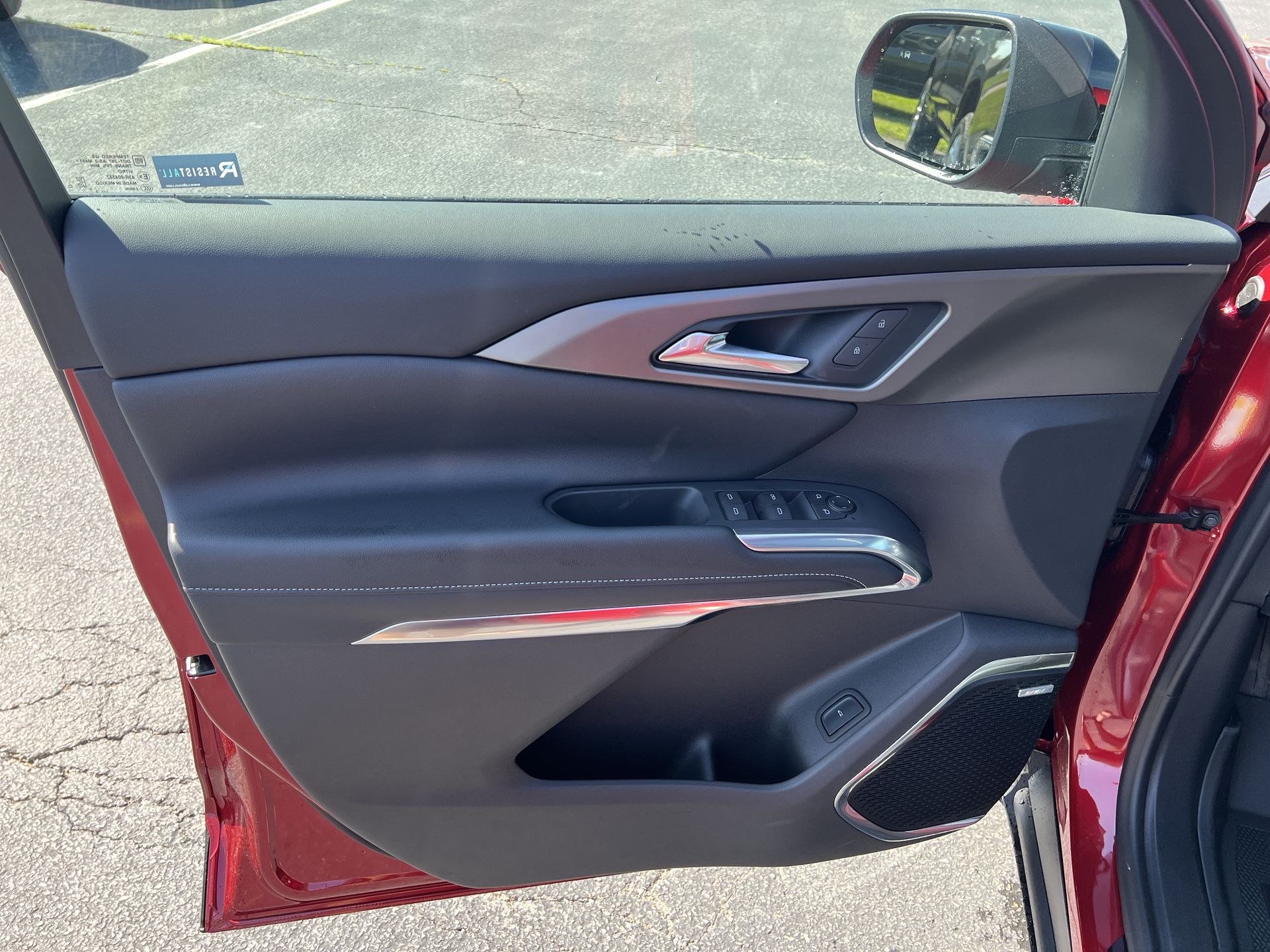2025 Chevrolet Traverse photo 10