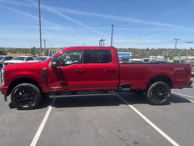 2025 Ford F-350 Lariat photo 4