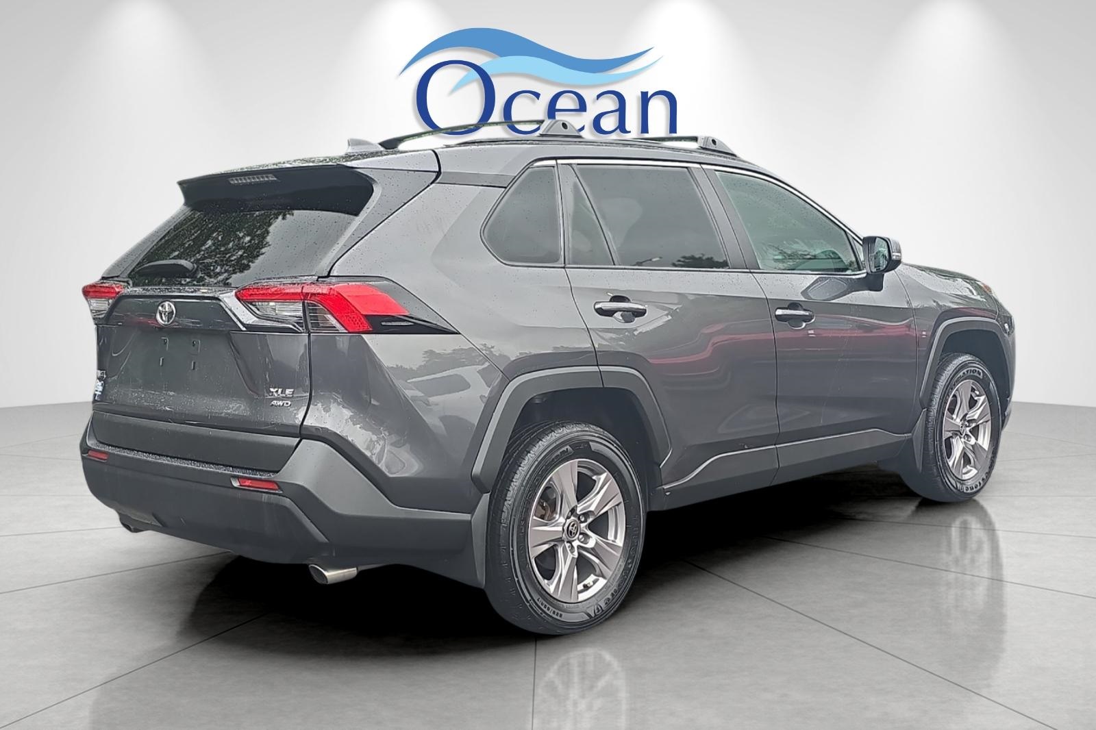 2023 Toyota RAV4 XLE photo 2