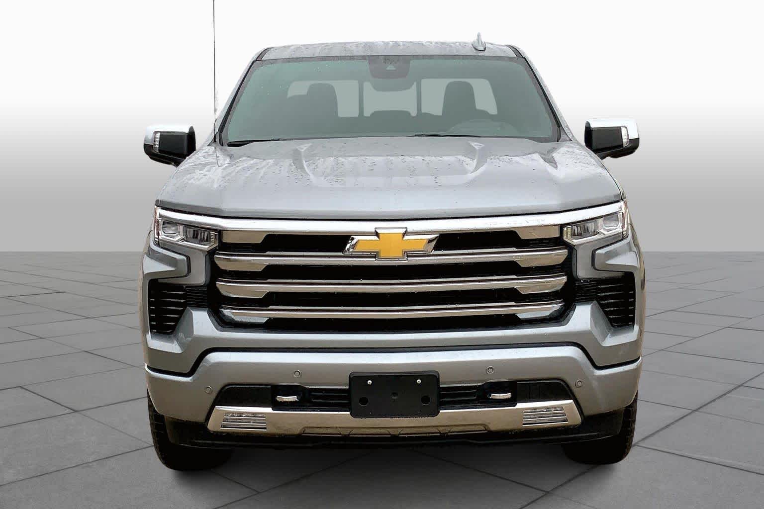 2025 Chevrolet Silverado 1500 High Country photo 3