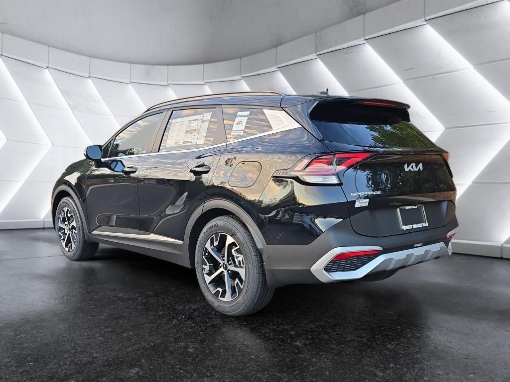 2025 Kia Sportage EX photo 3