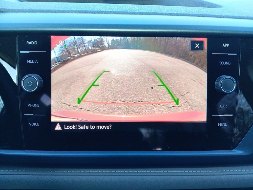 2024 Volkswagen Taos SE photo 18