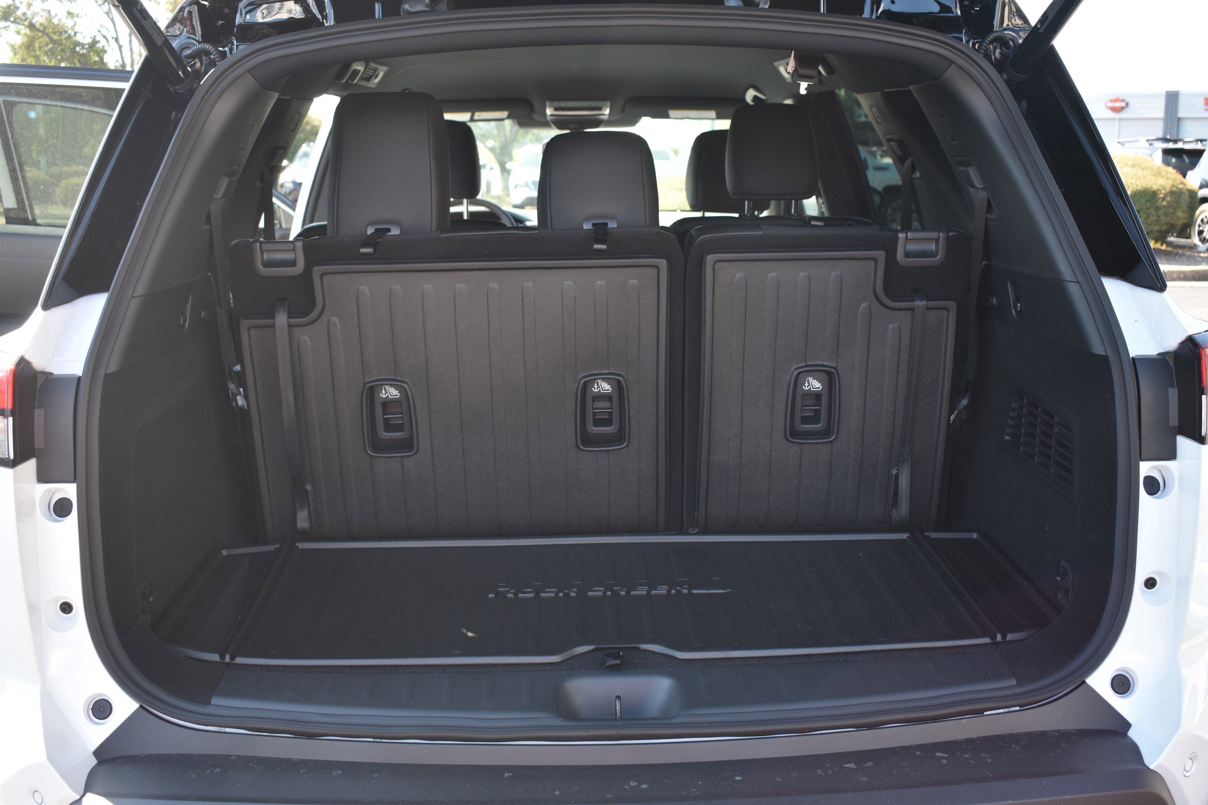 2025 Nissan Pathfinder Rock Creek photo 8