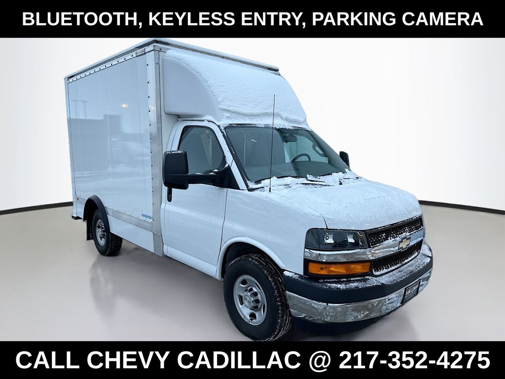 2023 Chevrolet Express Cutaway Base's photo