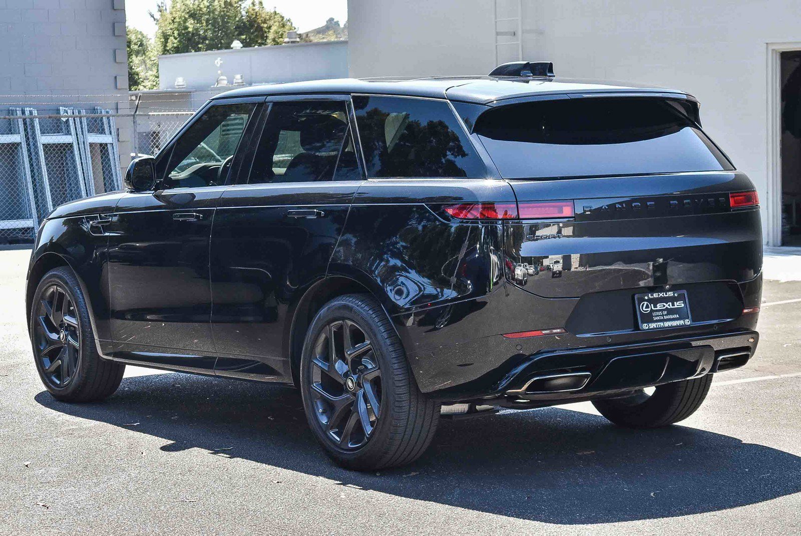 2024 Land Rover Range Rover Sport SE photo 3
