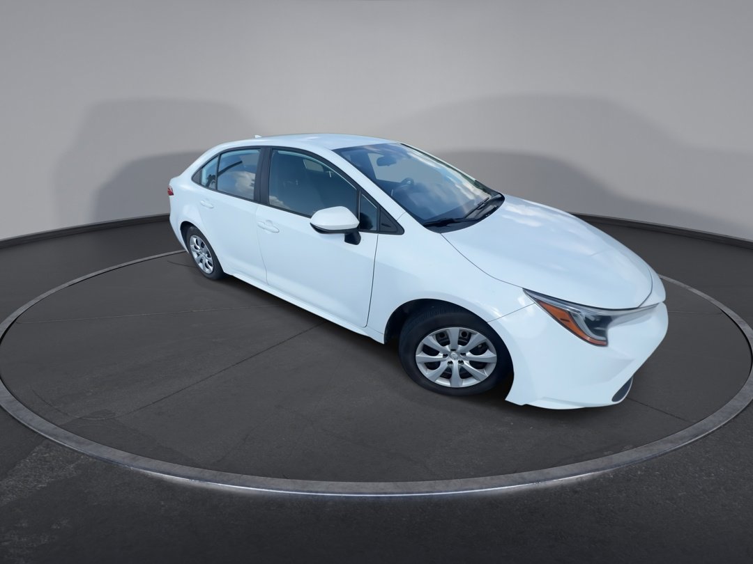 Used 2021 Toyota Corolla LE with VIN 5YFEPMAE1MP219533 for sale in Martinsburg, WV