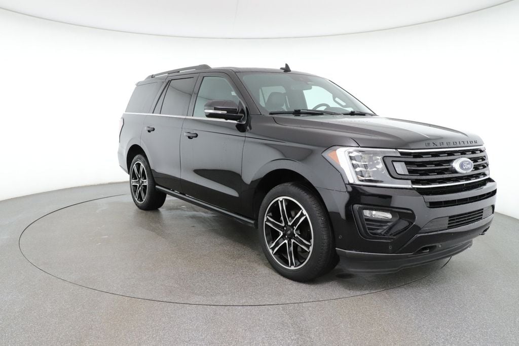 Used 2021 Ford Expedition Limited 4×4 with Panoramic Vista Roof & 2nd Row Captain’s Chairs SUV