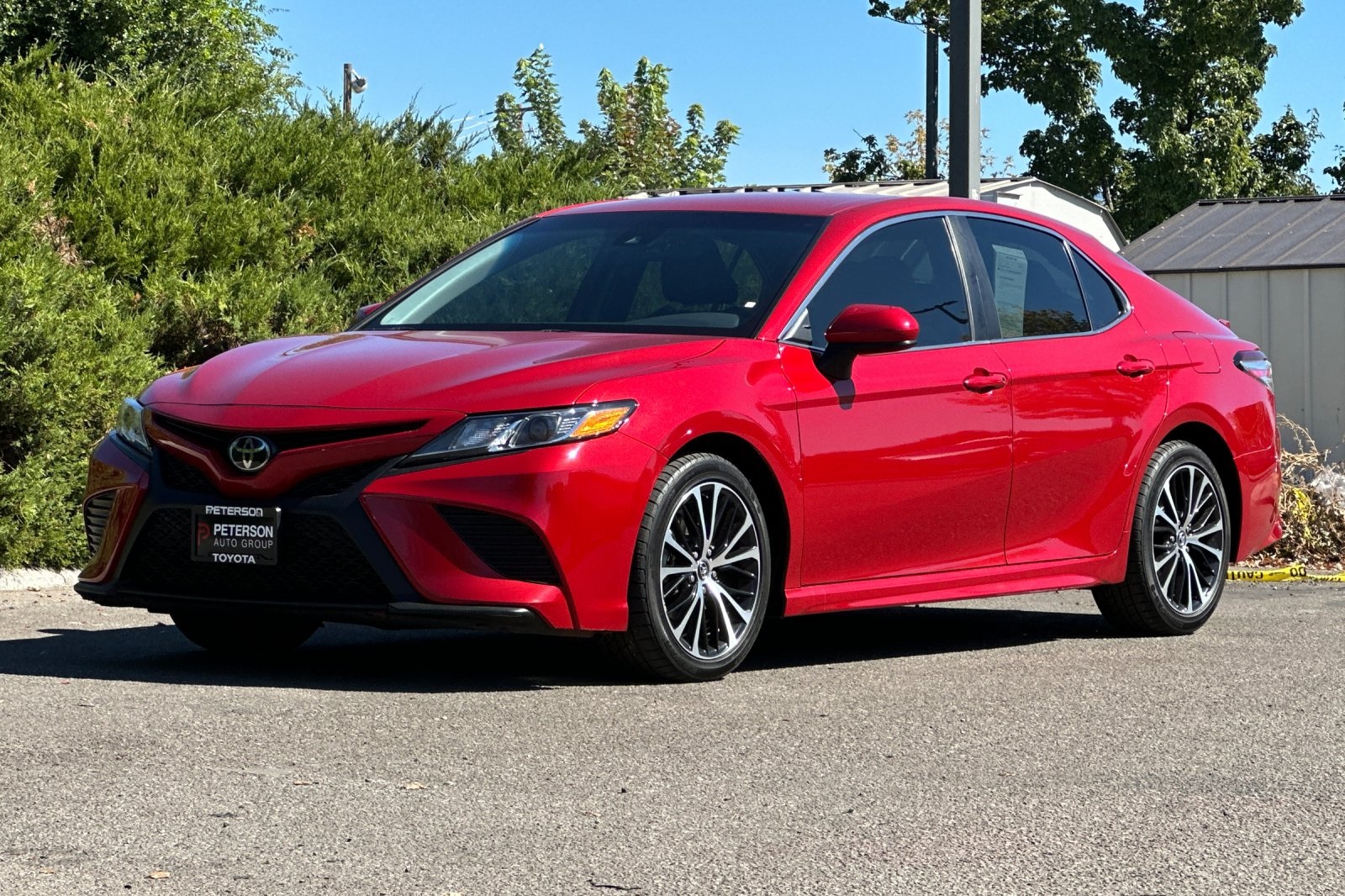 2020 Toyota Camry SE photo 8