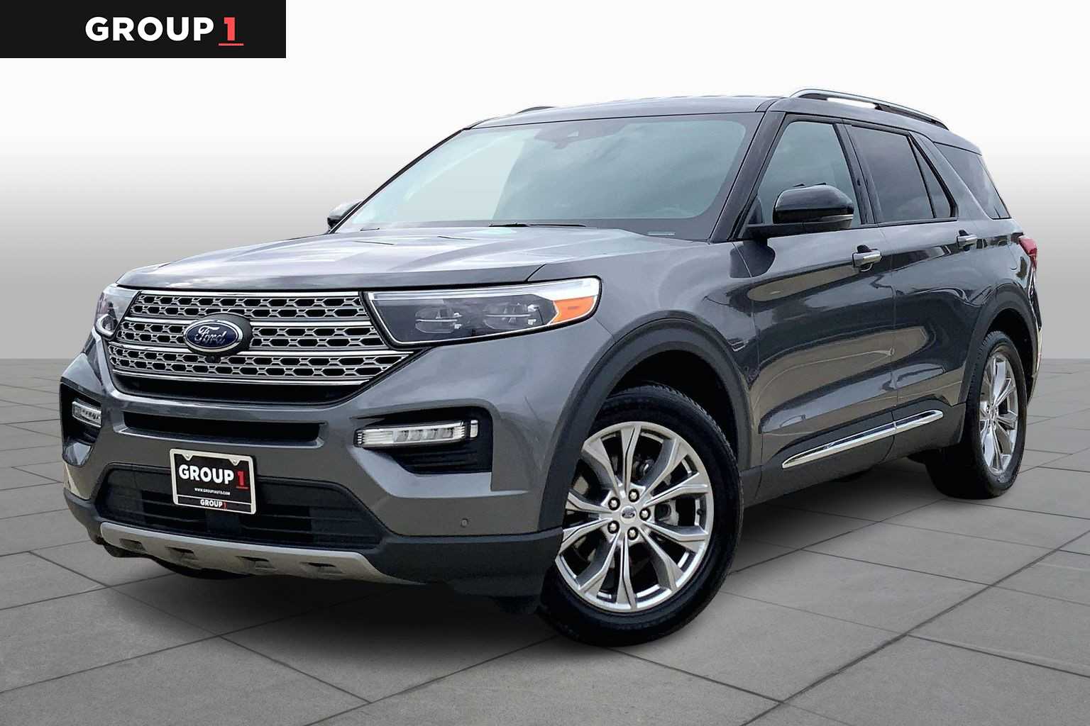 2023 Ford Explorer Limited's photo