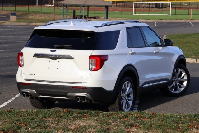 2023 Ford Explorer Platinum photo 4