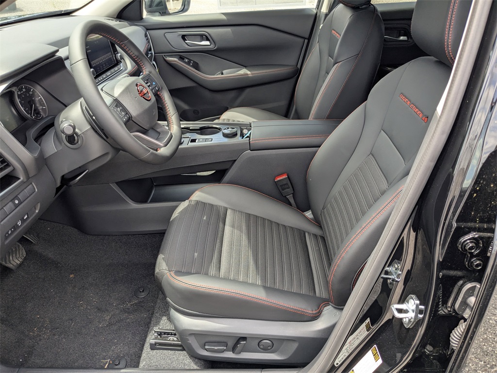 2025 Nissan Rogue SV photo 21