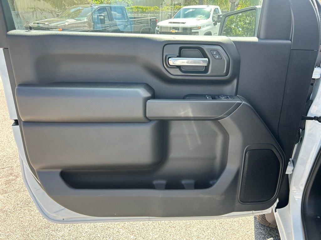 2025 Chevrolet Silverado 2500HD Work Truck photo 9