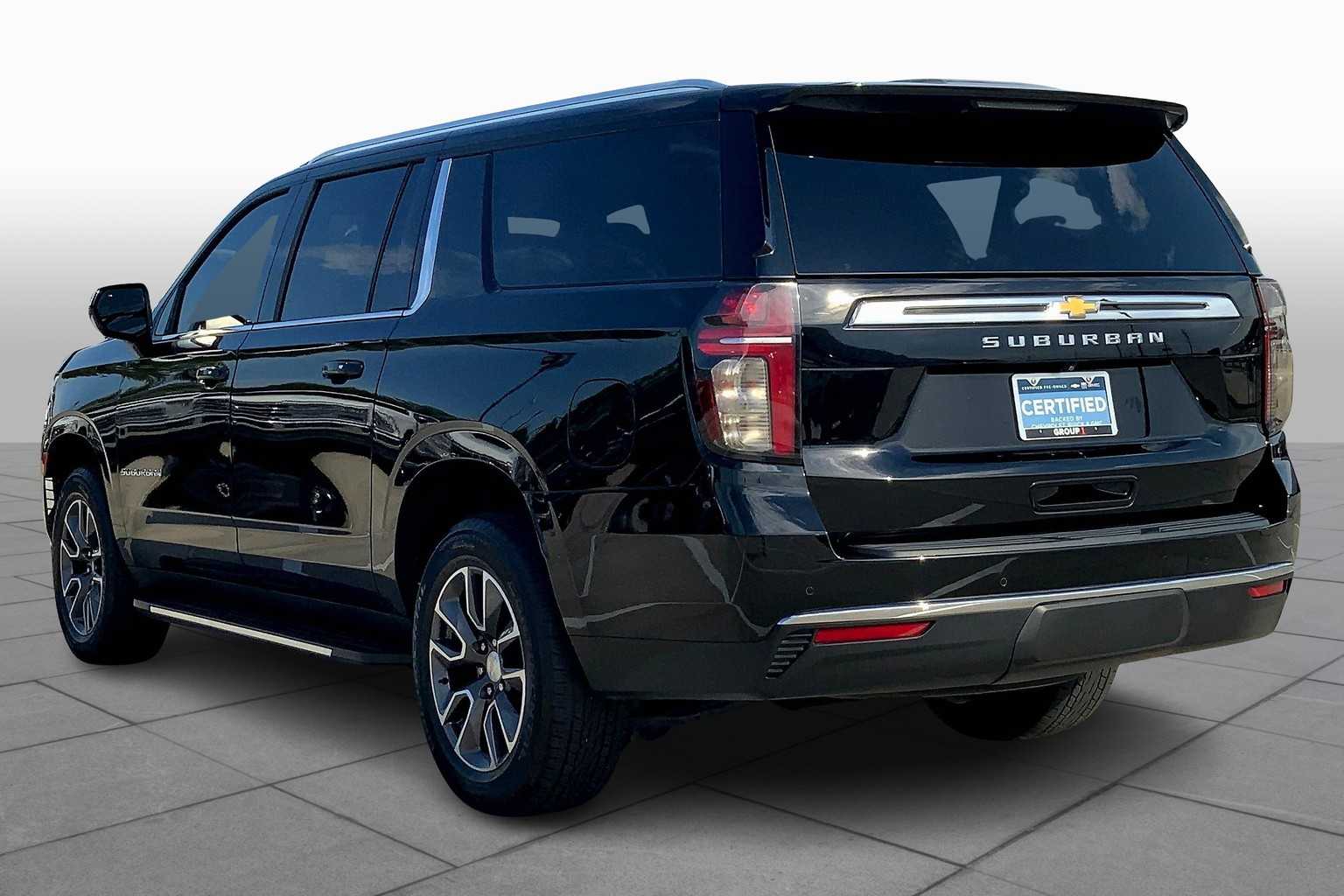 2023 Chevrolet Suburban LS photo 8