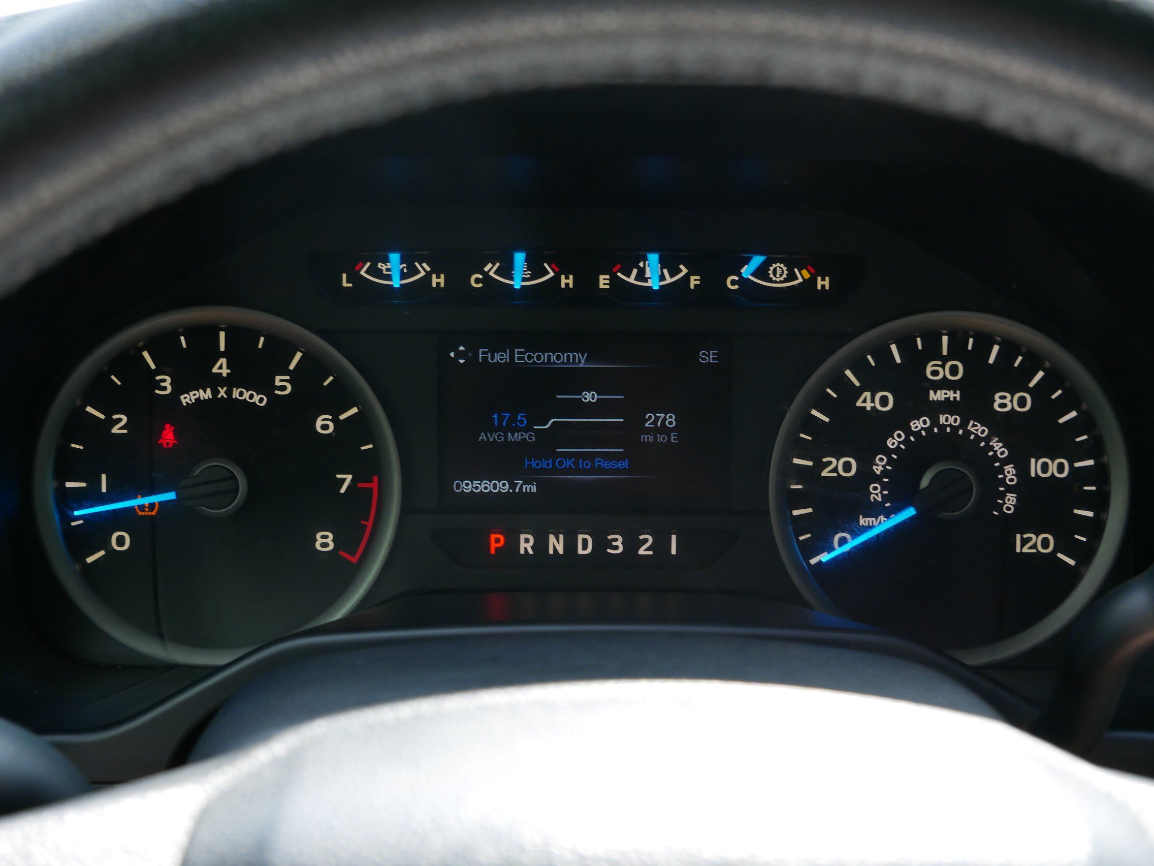 2016 Ford F-150 XLT photo 19