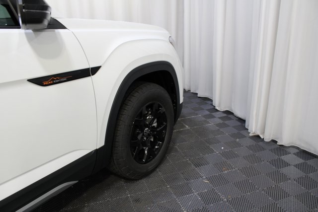 2025 Volkswagen Atlas Peak Edition SE photo 25