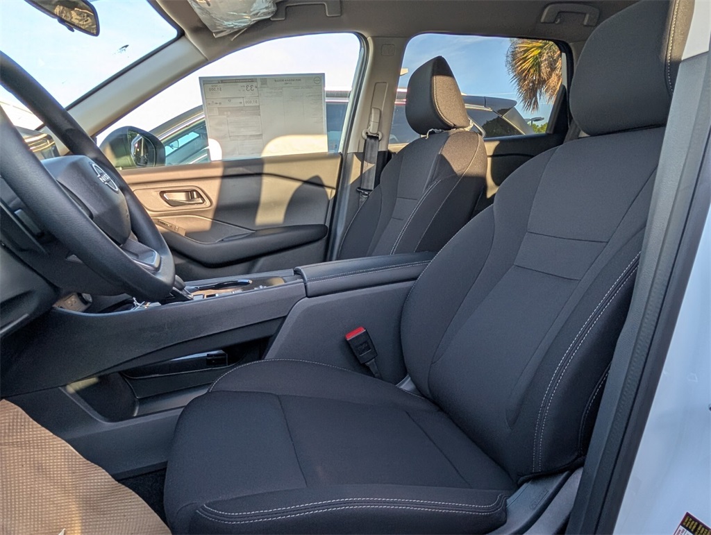 2025 Nissan Rogue S photo 6