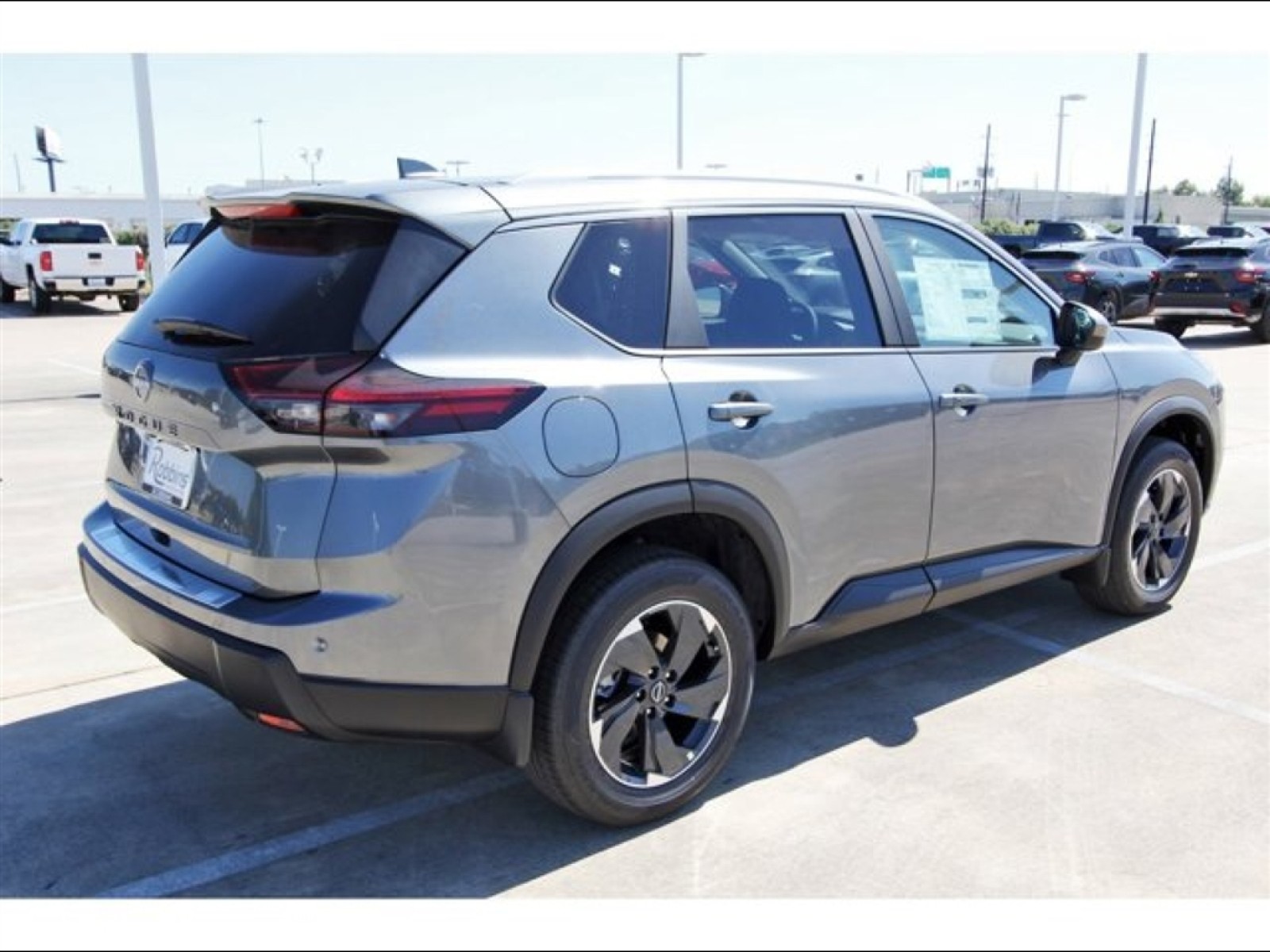 2026 Nissan Rogue SV photo 4