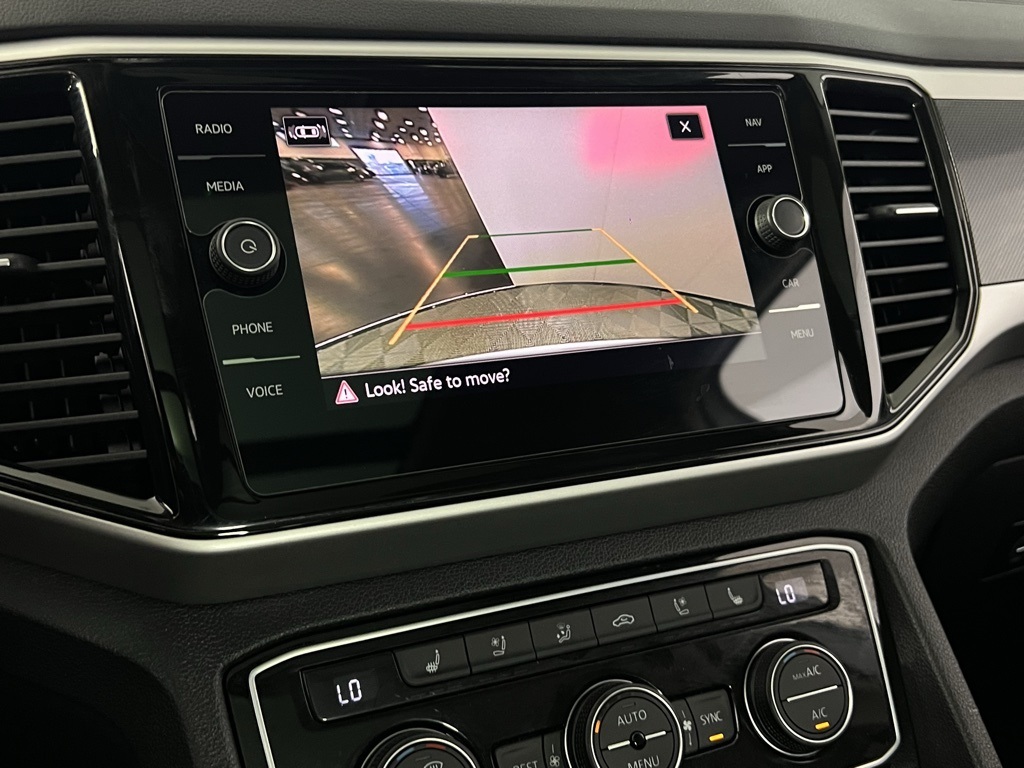 2023 Volkswagen Atlas V6 SEL Premium R-Line photo 19