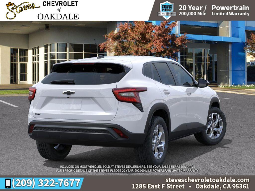 2026 Chevrolet Trax LS photo 3