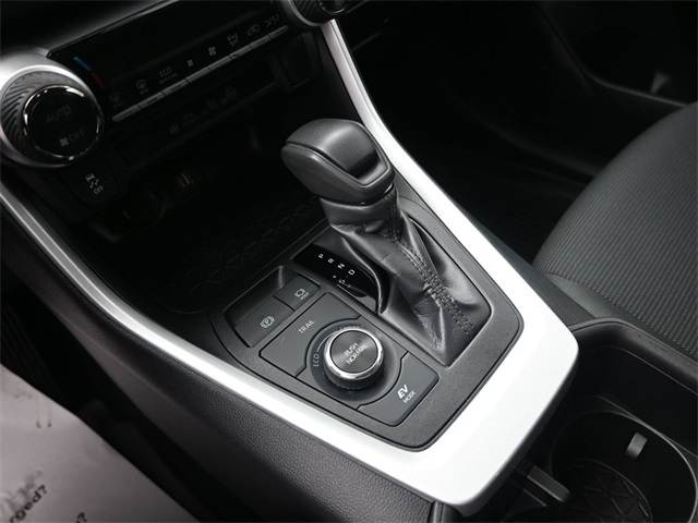 2024 Toyota RAV4 Hybrid LE photo 26