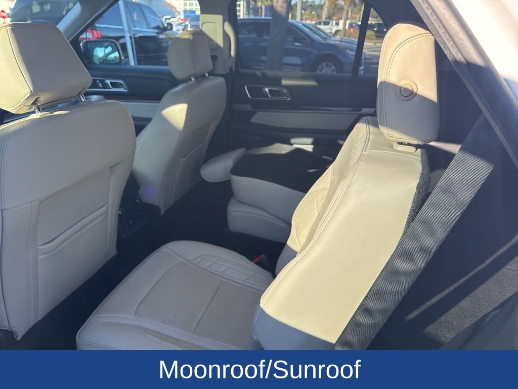 2017 Ford Explorer Platinum photo 2