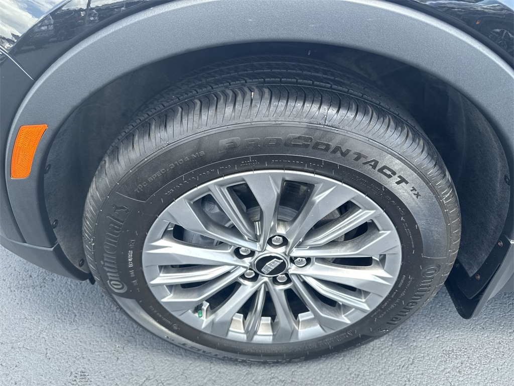 2024 Cadillac XT4 Premium Luxury photo 16
