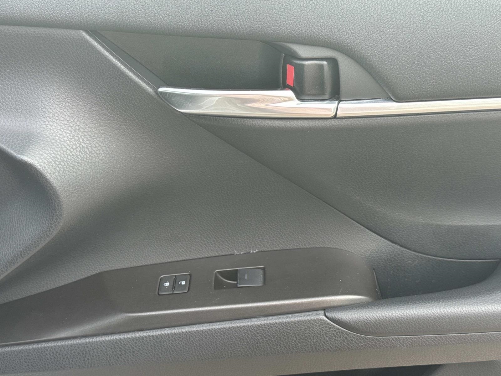 2024 Toyota Camry SE photo 13