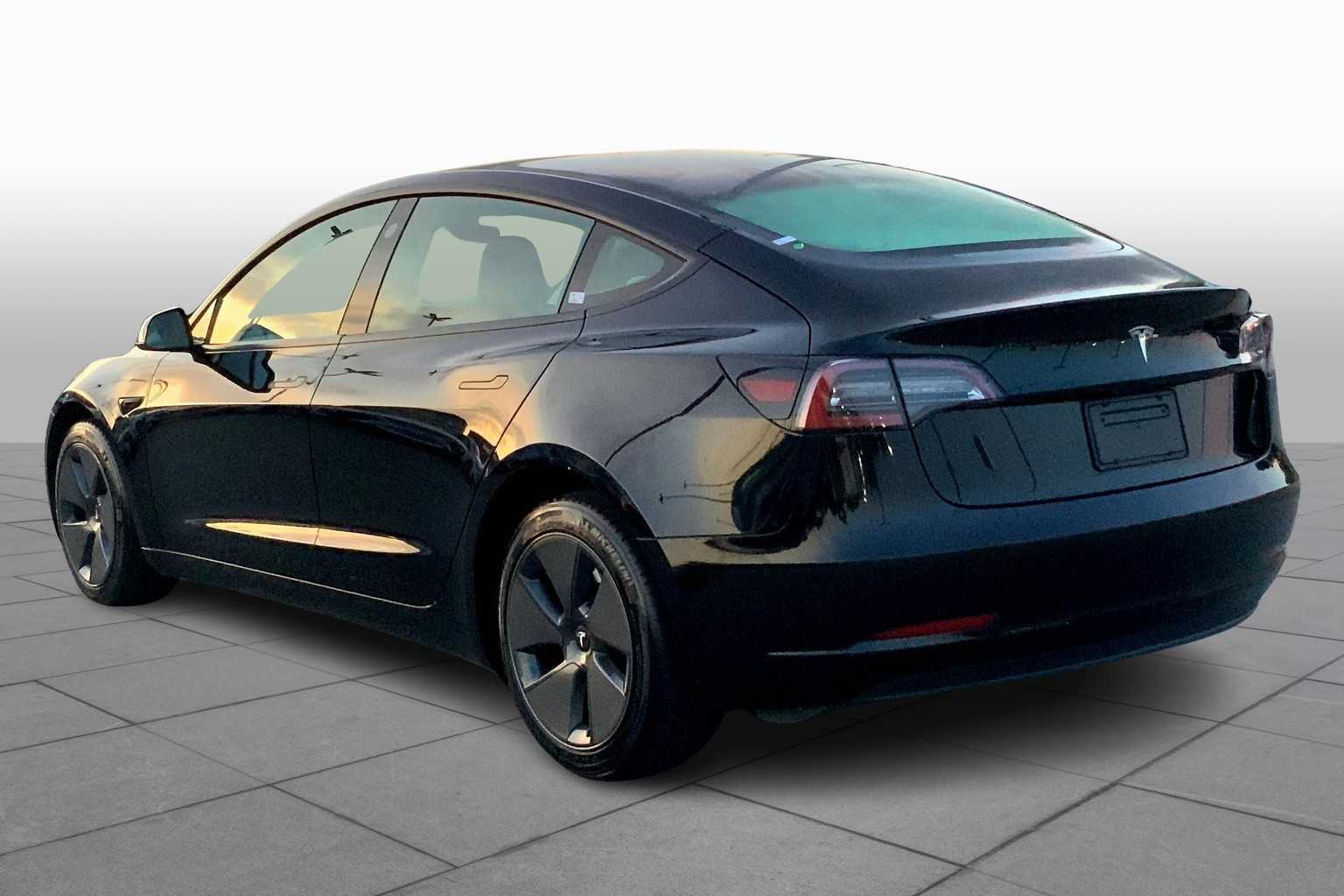 2023 Tesla Model 3 photo 10