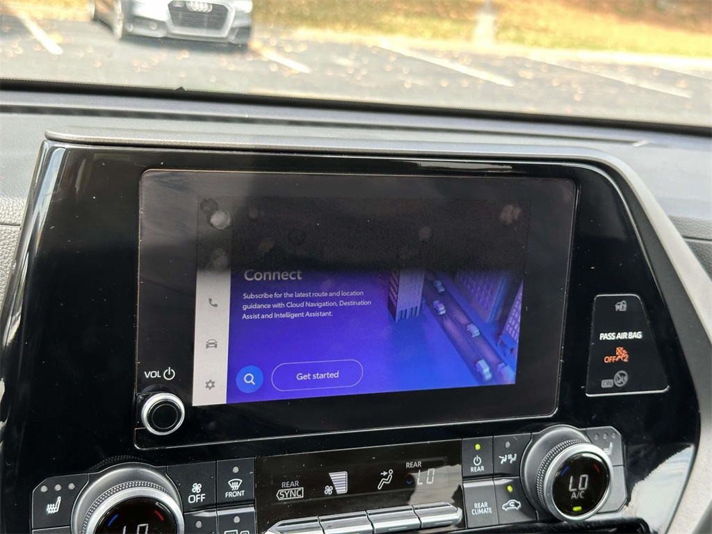 2023 Toyota Highlander XLE photo 3